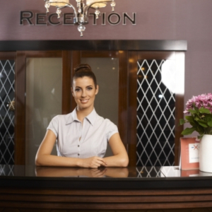 GIA TĂNG DOANH THU CHO SALON SPA NHỜ BỘ PHẬN LỄ TÂN